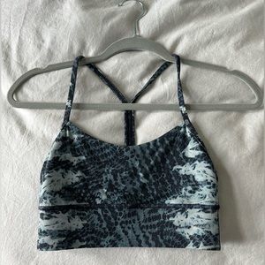 Lululemon y-flow sports bra size 4.